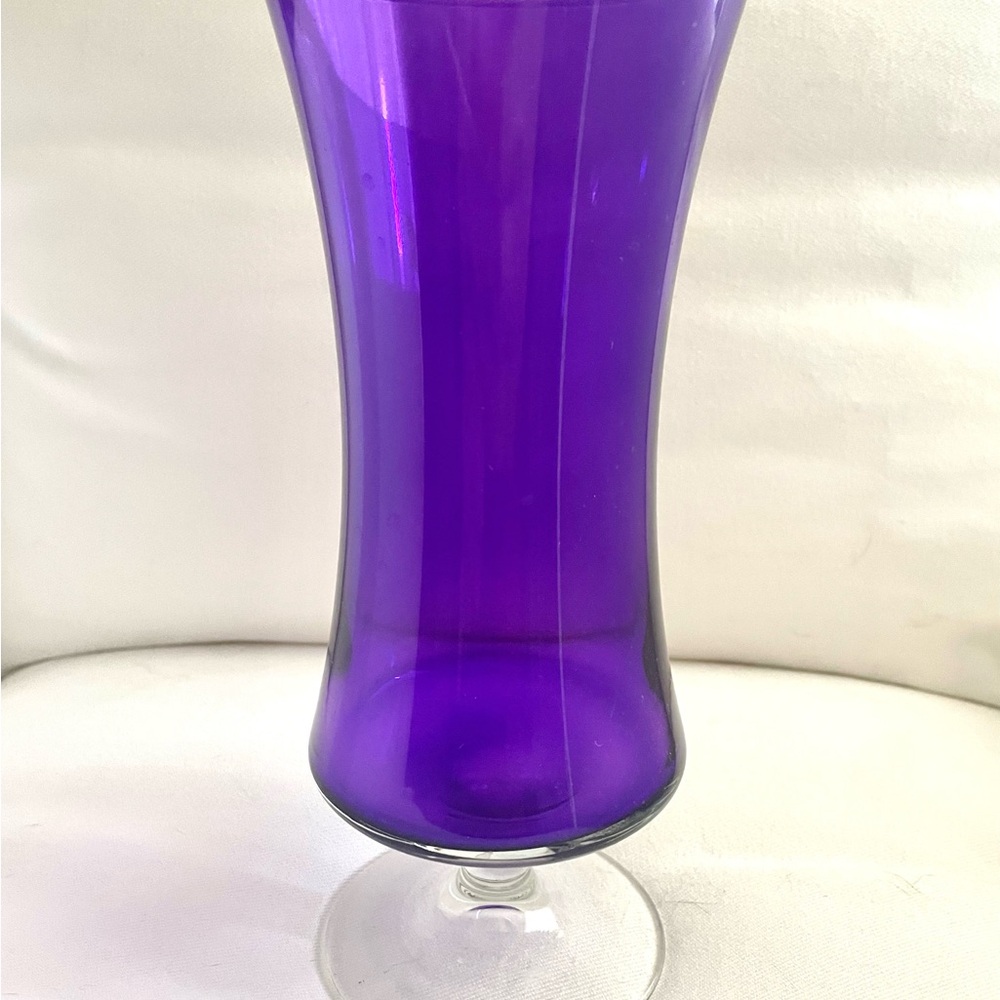 Vintage Mid-Century Modern Deep Purple Art Glass Pedestal Footed Base Vase